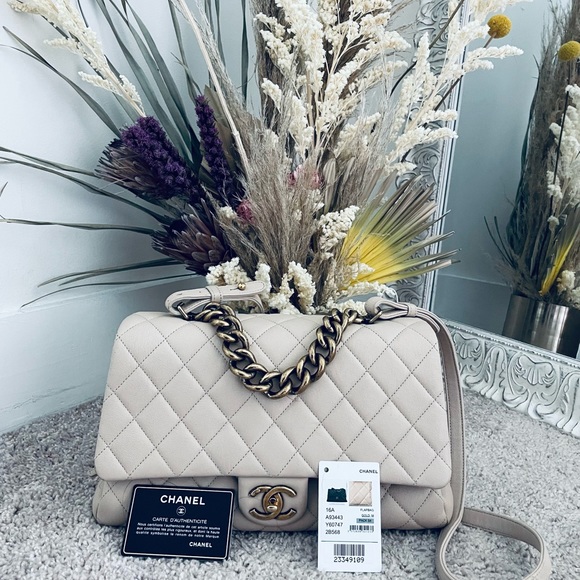 CHANEL Handbags - Chanel Trapezio Bag. Large.